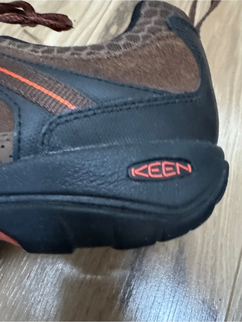 KEEN Men's Montford Leather Brown Comfort Shoe Walking Outdoor Hiking Size 8 US